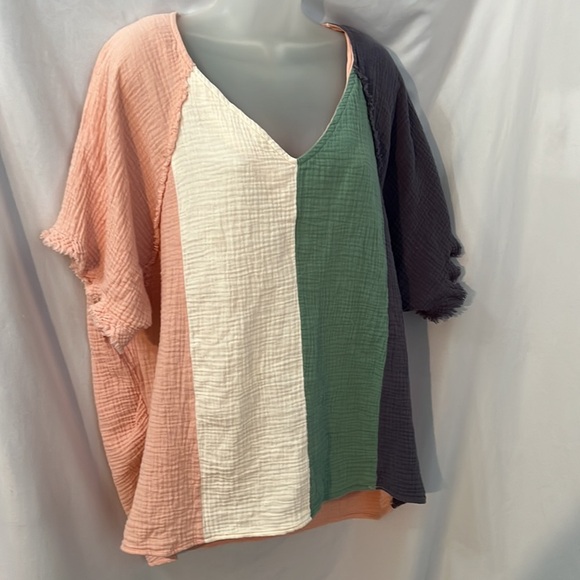 Umgee Womens Colorblock V-Neck Women's Top Size 1X Muted colors-blue green pink - Picture 3 of 5